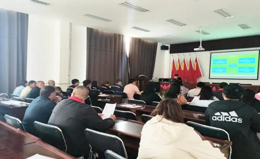 加強(qiáng)溶礦技術(shù)培訓(xùn)，全面提升專業(yè)水平