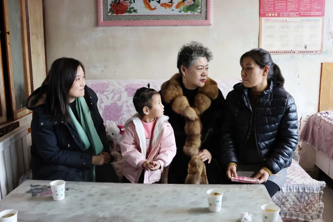 藏格礦業(yè)益行紅光——捐資助學